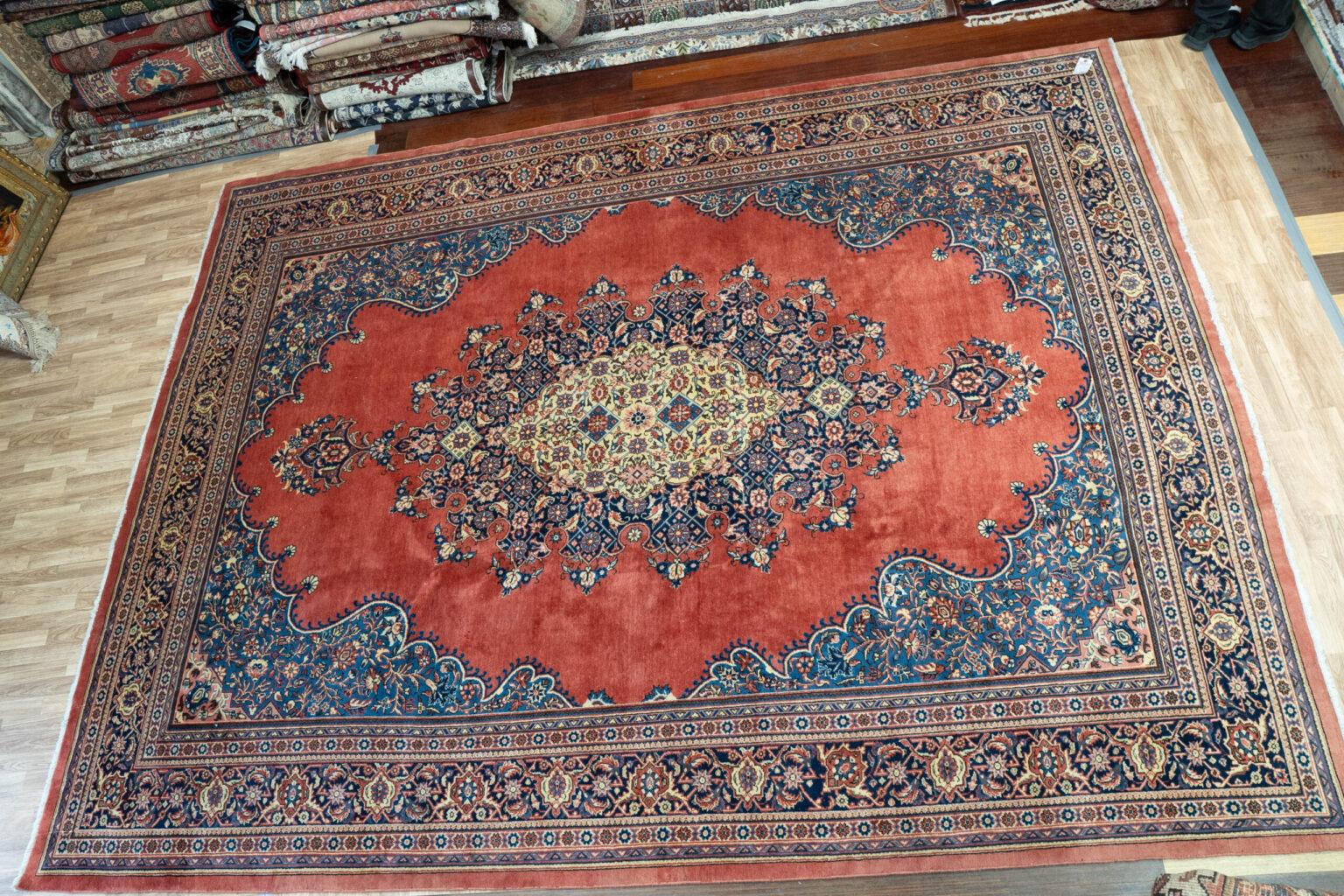 Sarouk Wool Rug 10.2'x13.7' View 4
