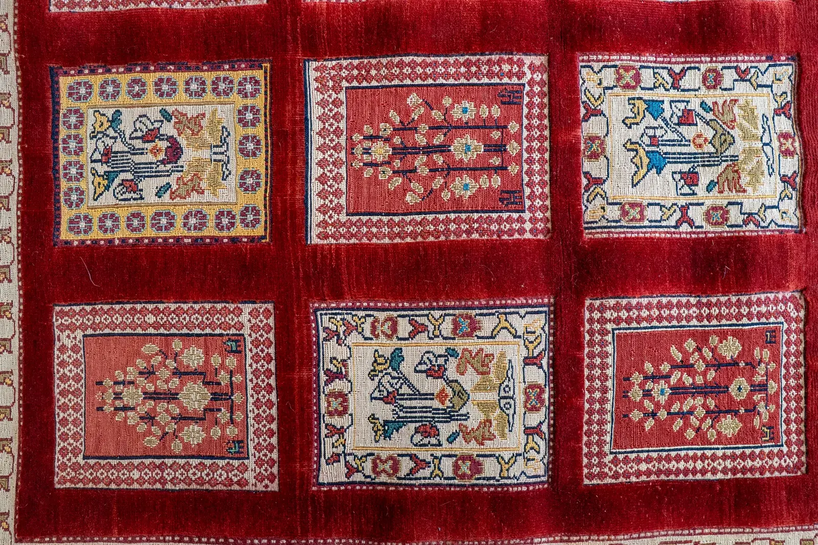 Gabbeh Rug AR-3927 – Genuine Hand-Woven Wool Oriental Rug