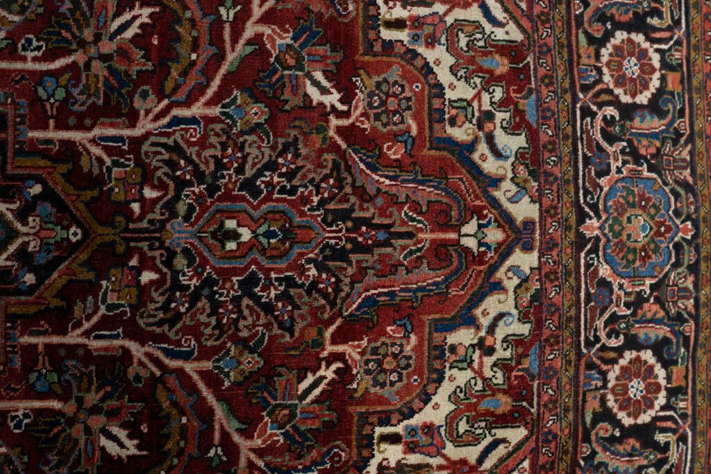 Heriz Wool Rug 9'x12' View 7