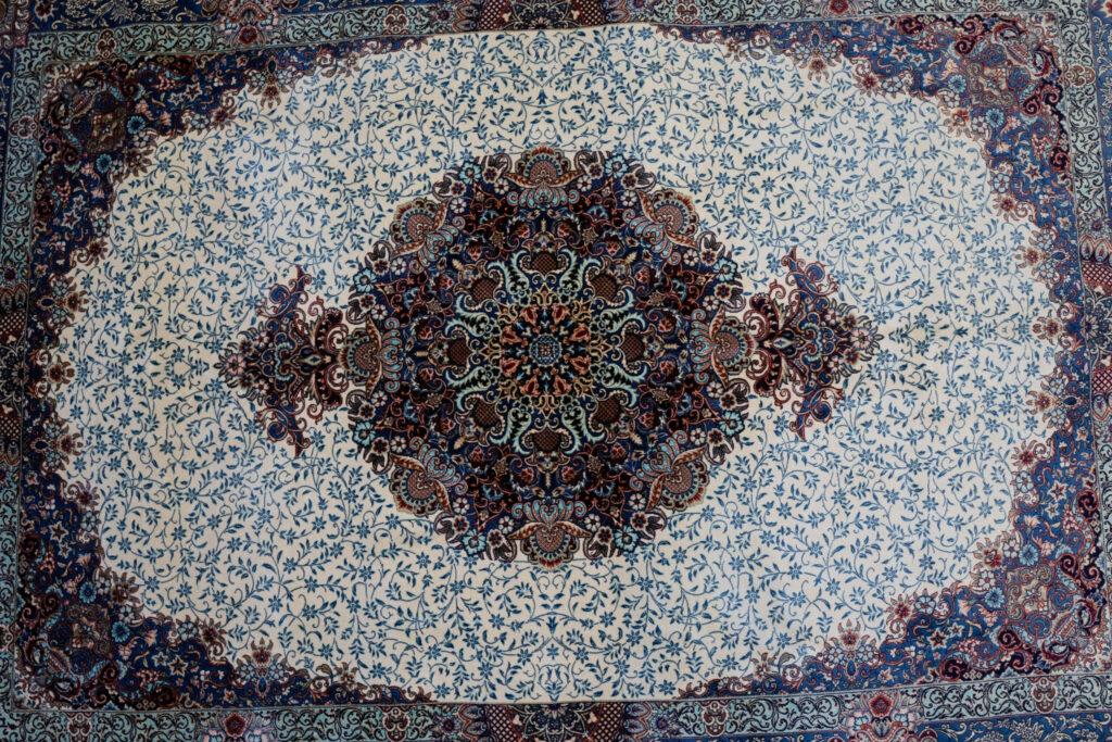 Qum Design Silk Rug 4'x6' View 2