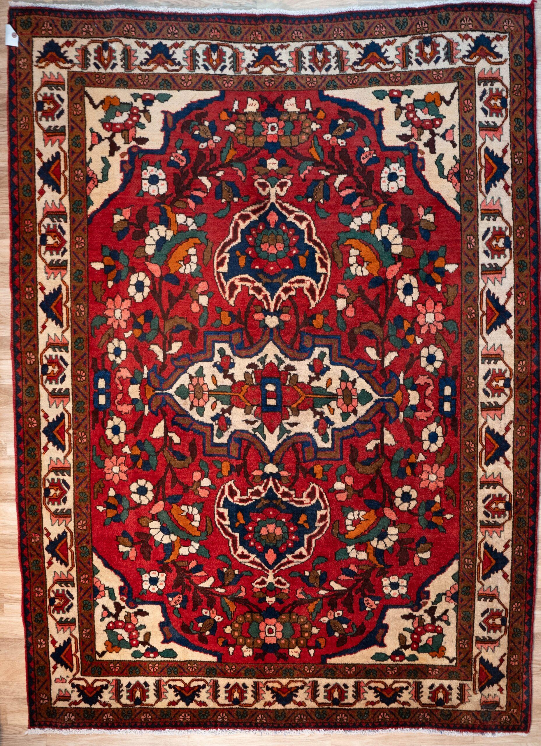 Bakhtiari Wool Rug 5.4'x6.7' View 1