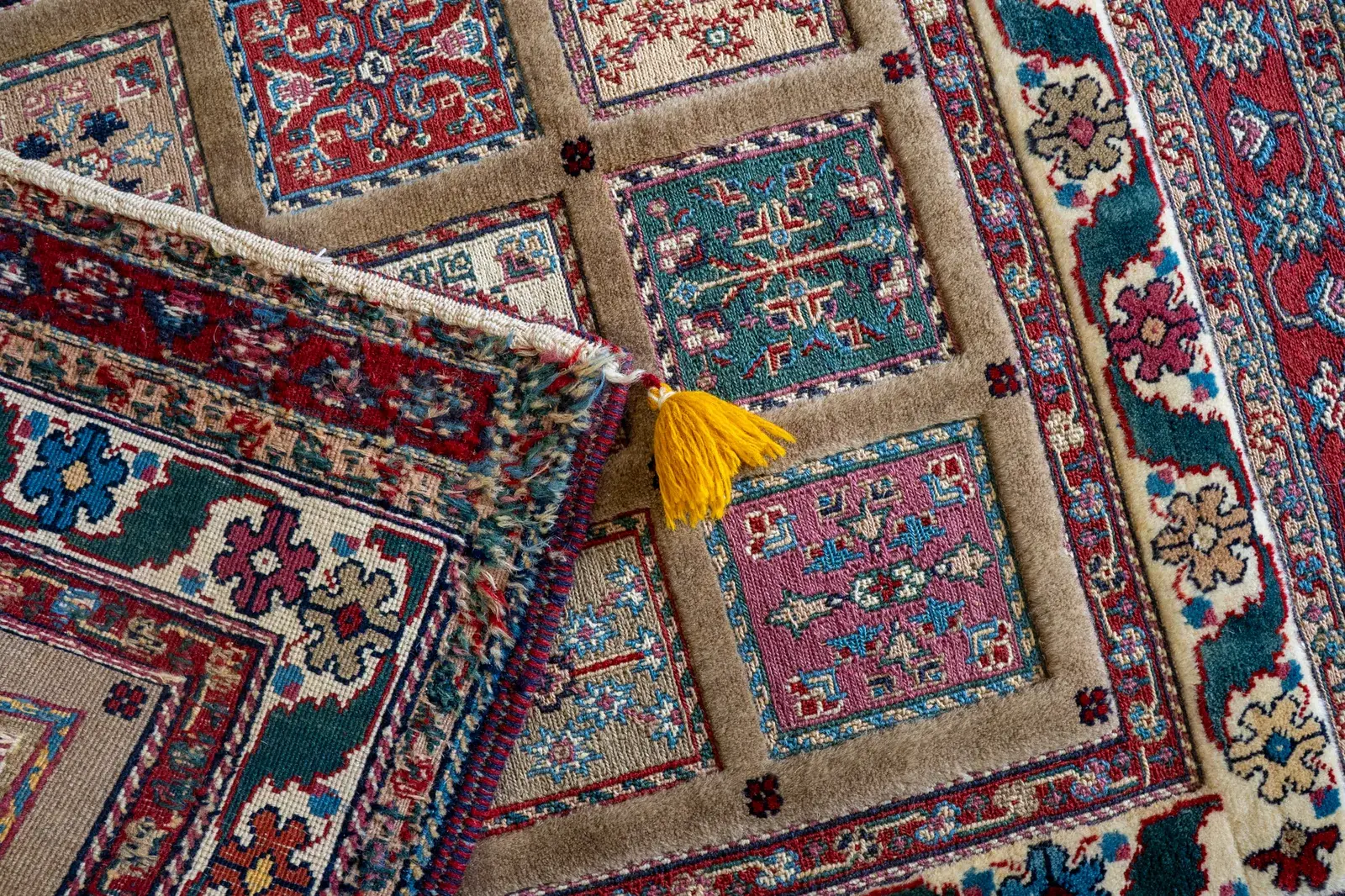 Kilim Rug 3912 – Genuine Hand-Woven Wool Oriental Rug View 4