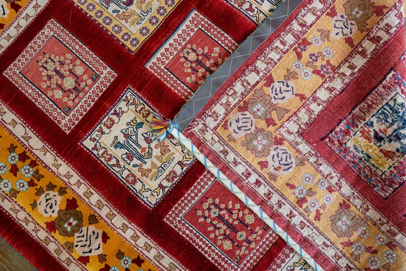 Gabbeh Rug AR-3927 – Genuine Hand-Woven Wool Oriental Rug View 6