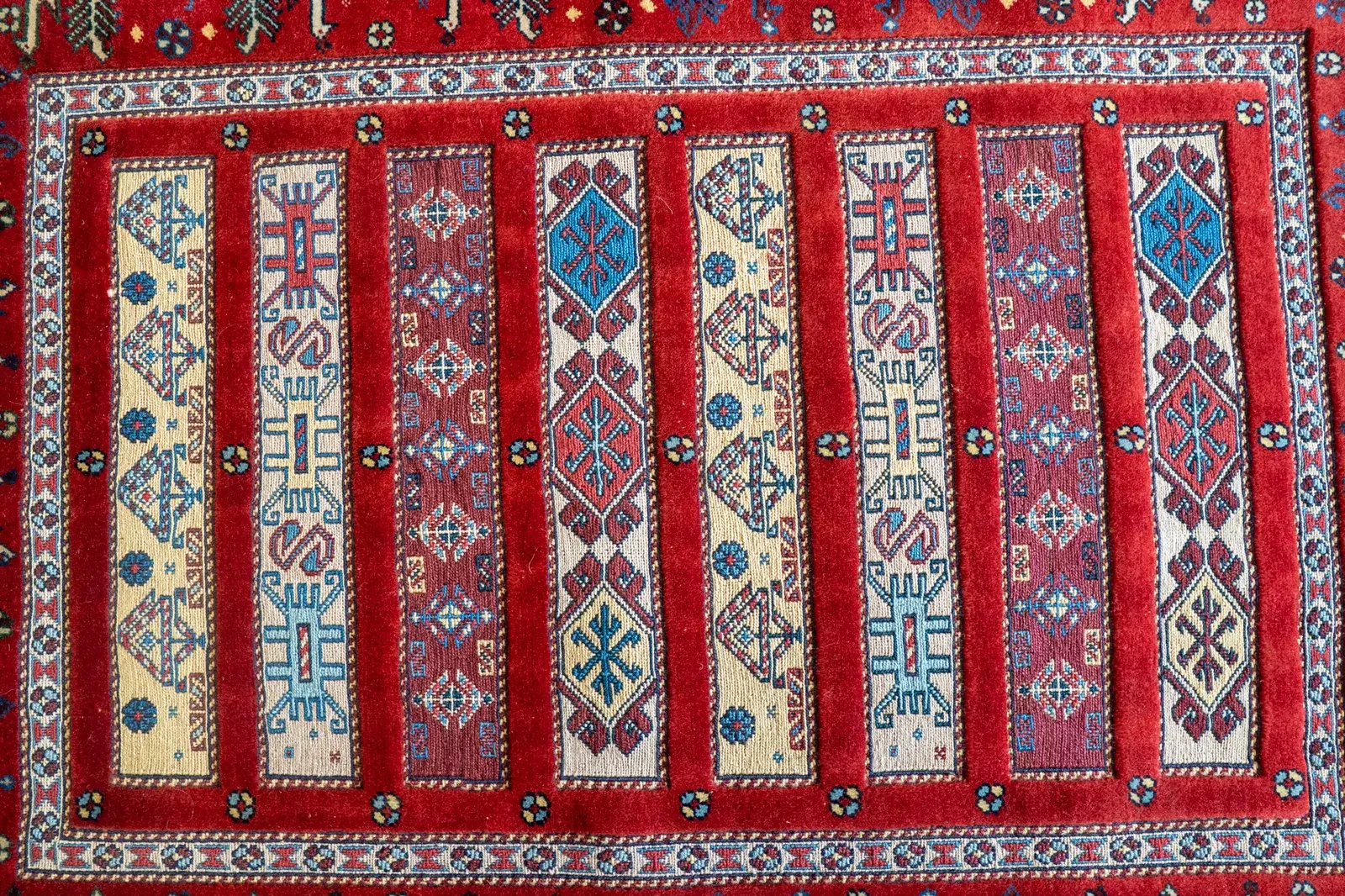 Kilim Rug 3908 – Genuine Hand-Woven Wool Oriental Rug