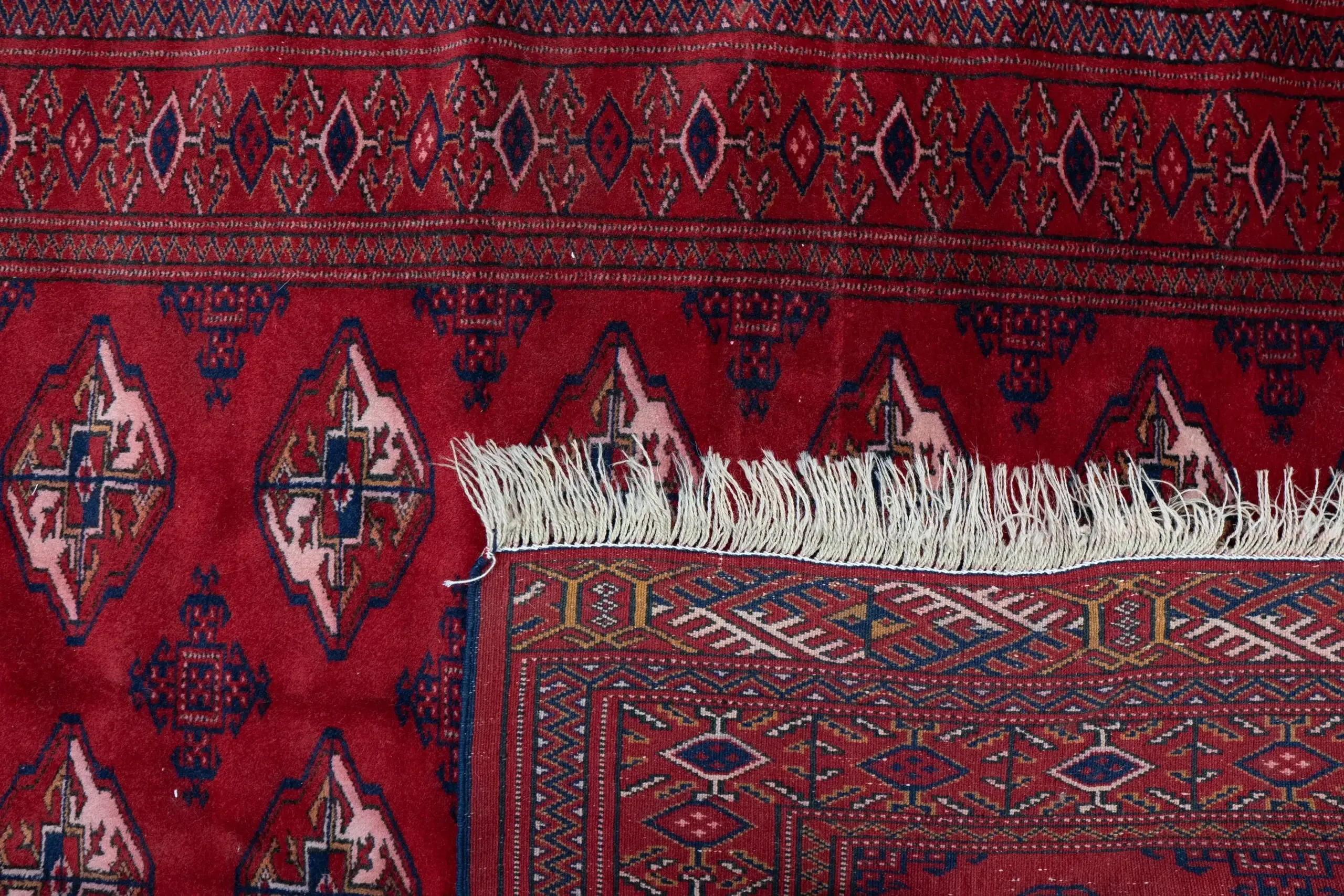 Turkmen rug 3.5'x5.1' View 2