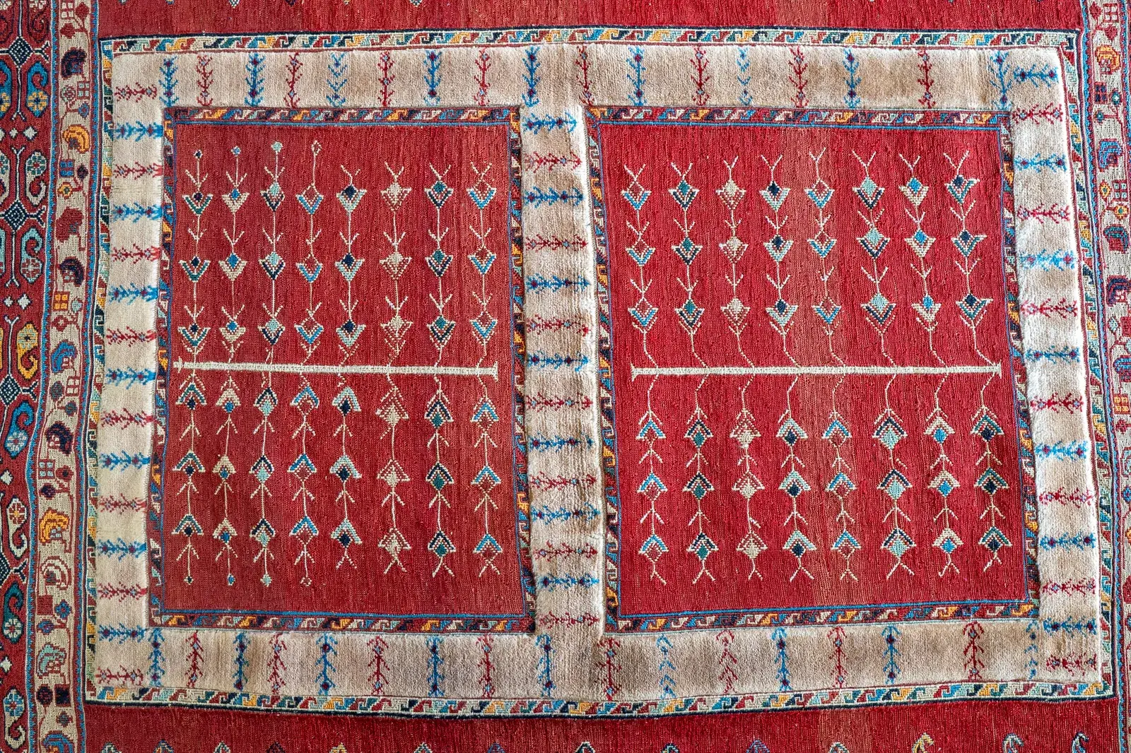 Kilim Rug 3919 – Genuine Hand-Woven Wool Oriental Rug
