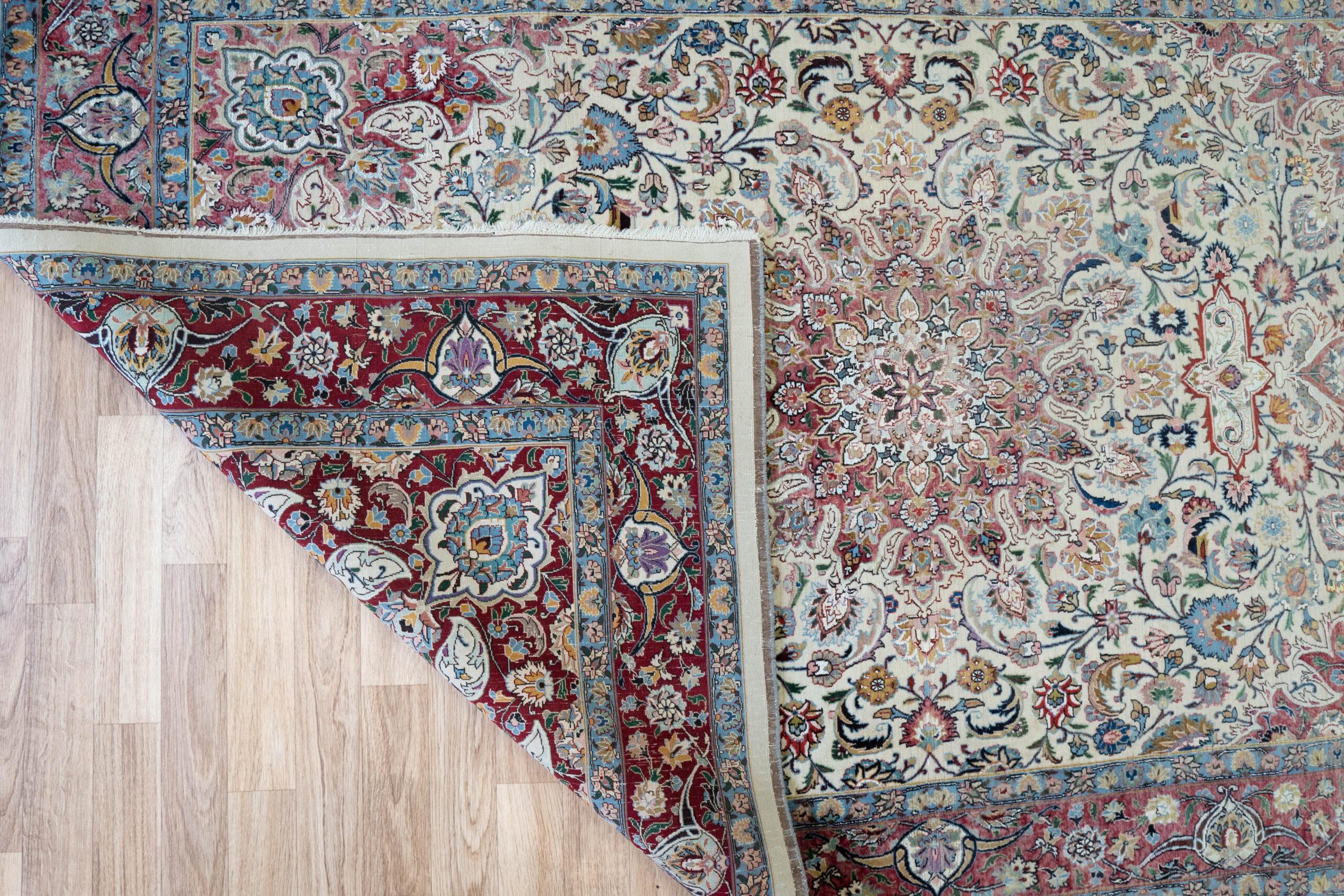 Sarouk Wool Silk Rug 4'x6' View 18