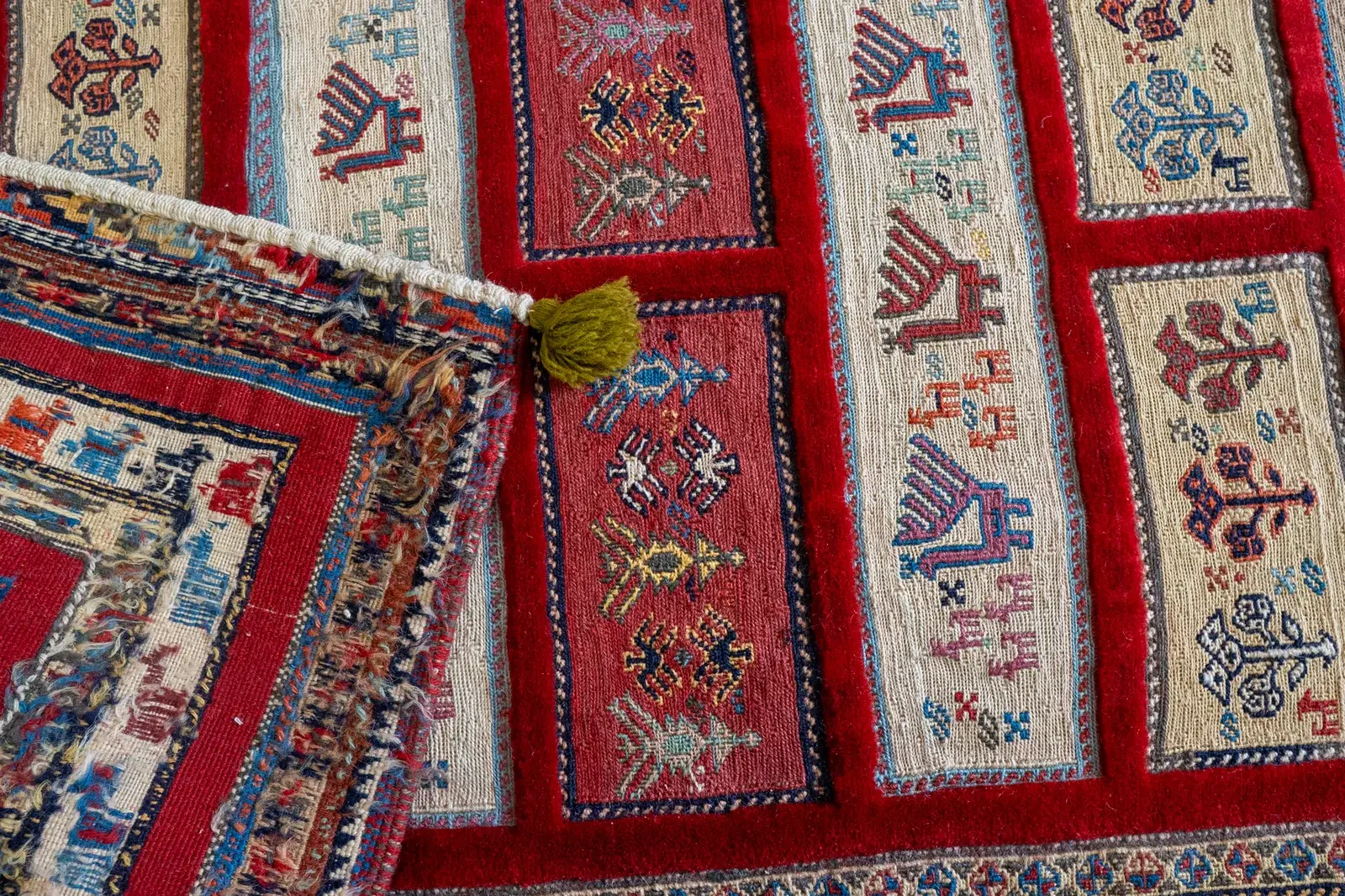 Kilim Rug 3911 – Genuine Hand-Woven Wool Oriental Rug View 4