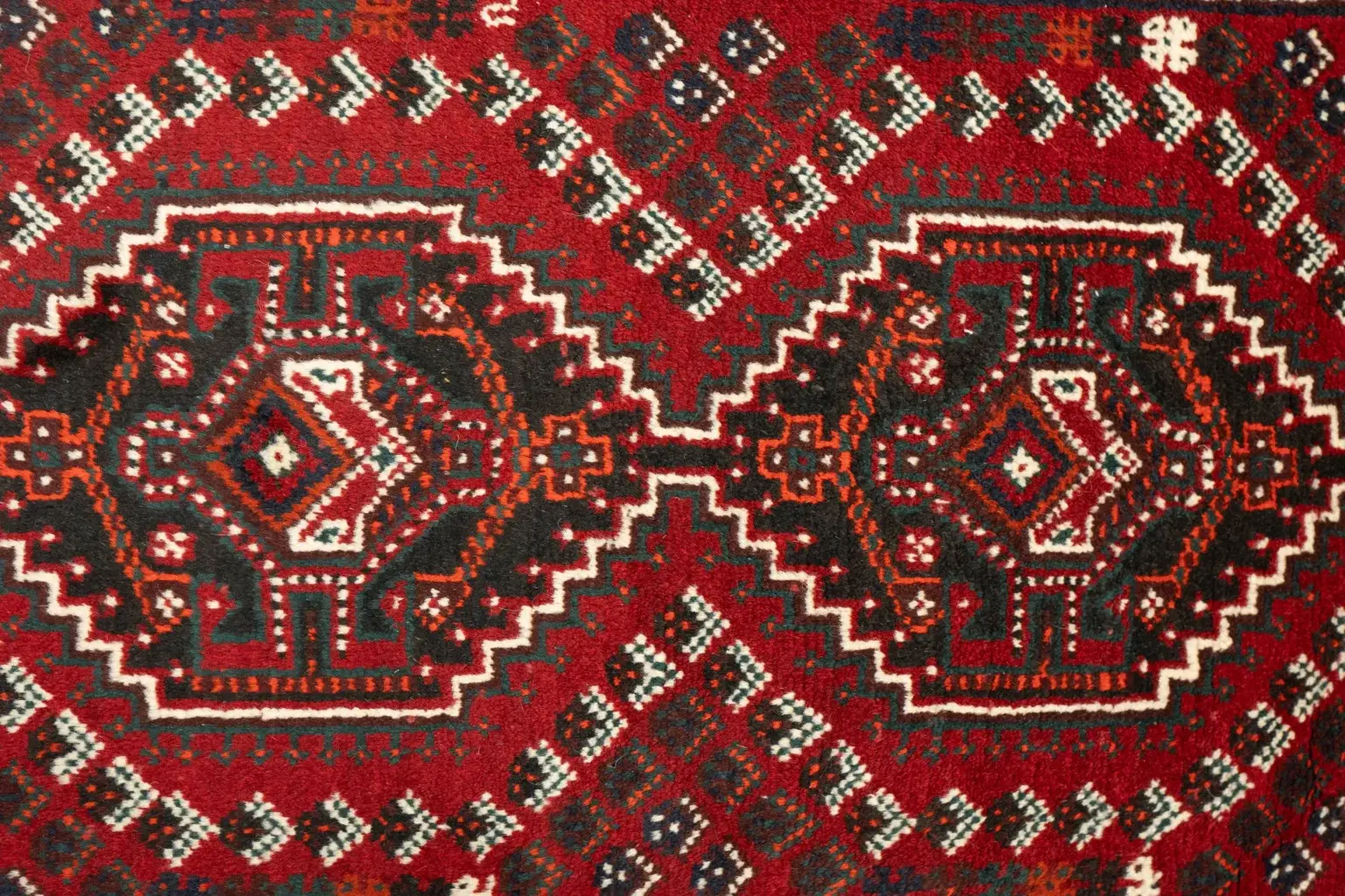 Shiraz  Wool Rug 2.6 x 4.0 View 1