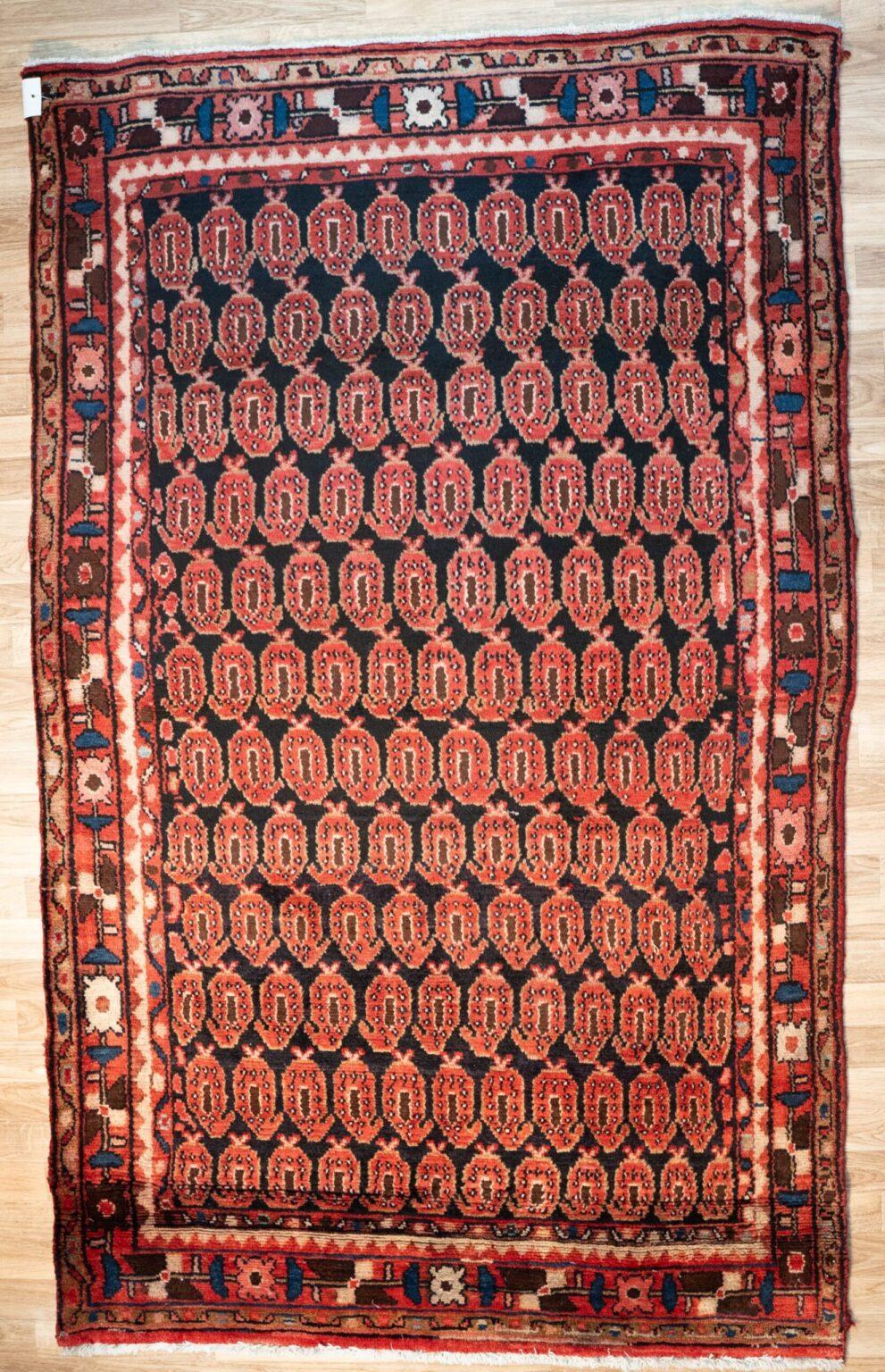 Hamadan Wool Pile rug 4.4'x6.8' View 2