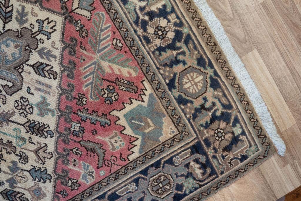 Heriz wool Pile Rug 4.9'x6.7' View 3