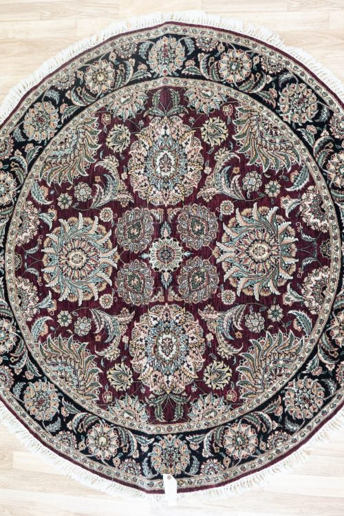 Kashan Wool rug 5’x5′