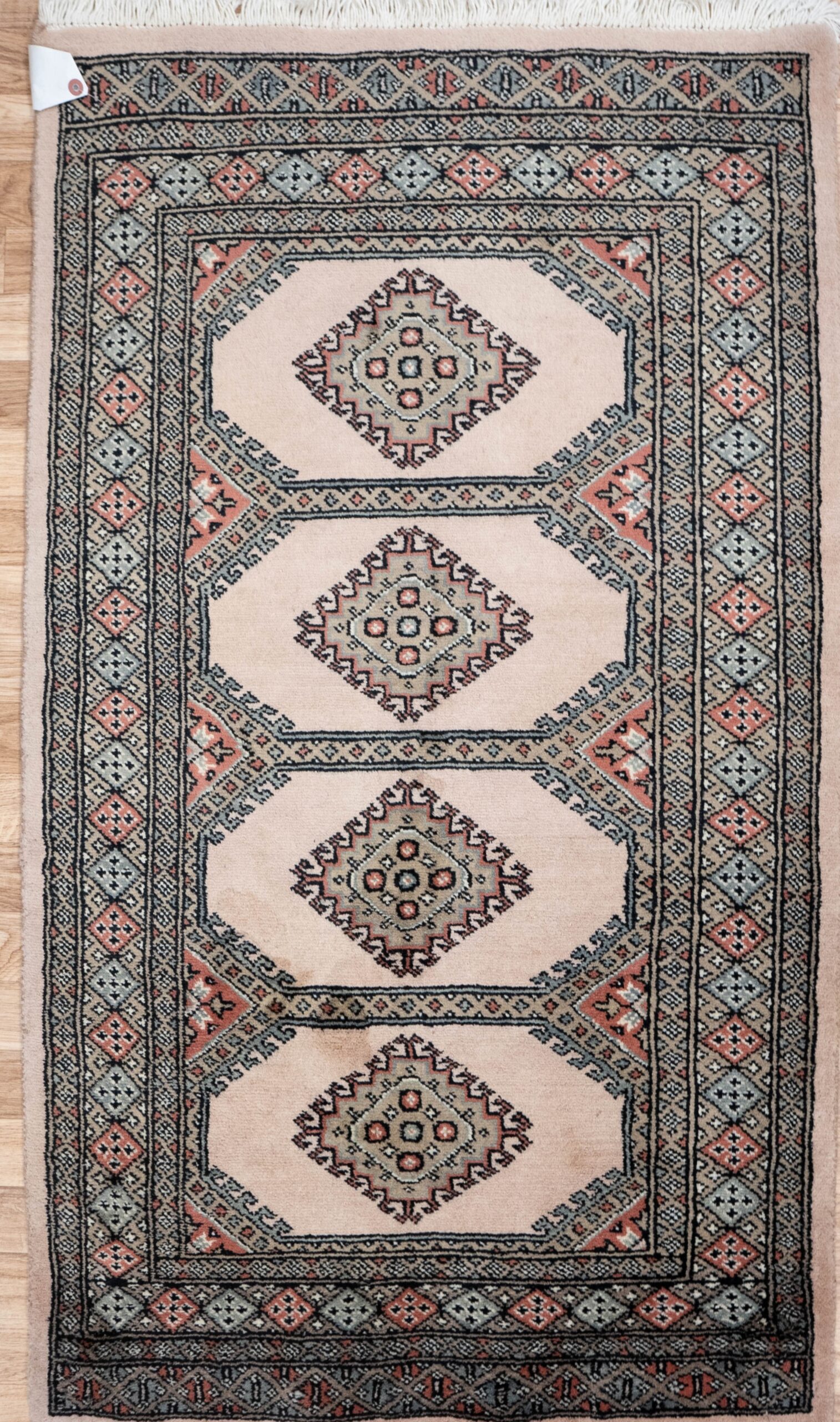 Bokhara Wool Rug 2.7×4.0